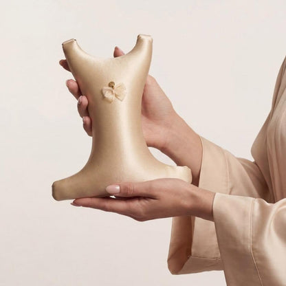 Anti-wrinkle breast pillow